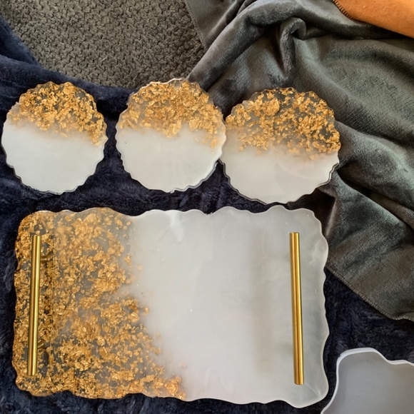Beautiful white and gold serving tray set - Picture 3 of 5